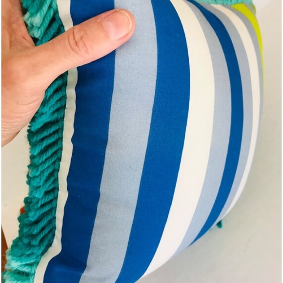 ⭐️Angel Fish hand-crafted Pillow - Picture 5 of 11